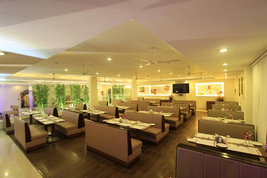 Orchid Square Hotel Coonoor Buitenkant foto