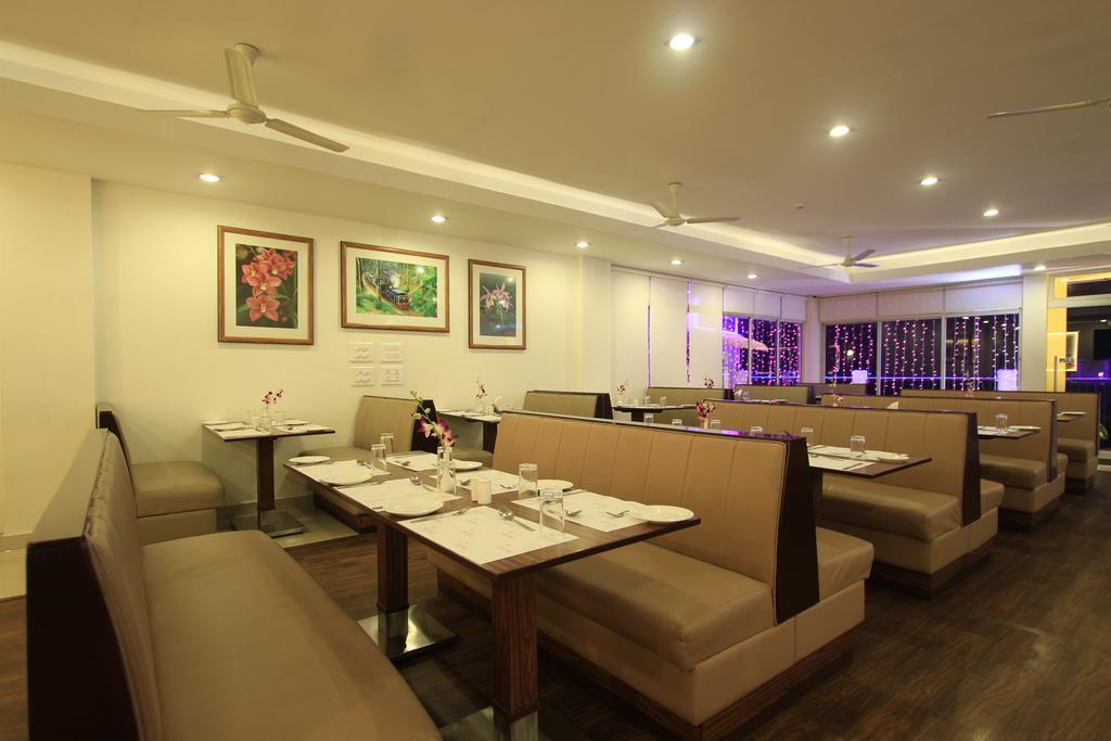 Orchid Square Hotel Coonoor Buitenkant foto