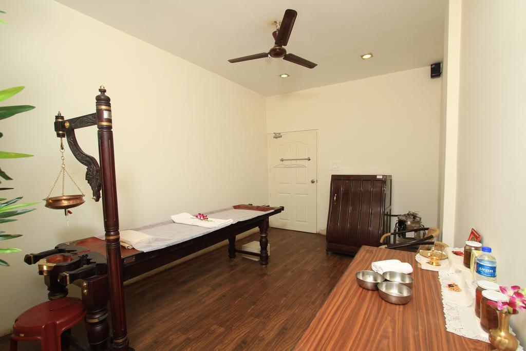 Orchid Square Hotel Coonoor Buitenkant foto