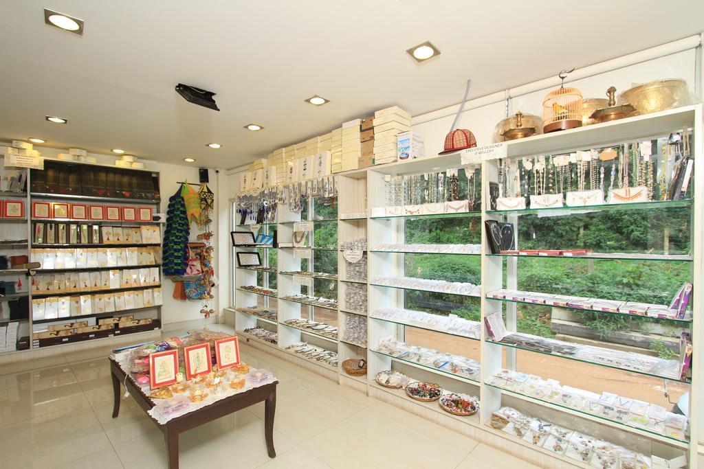 Orchid Square Hotel Coonoor Buitenkant foto