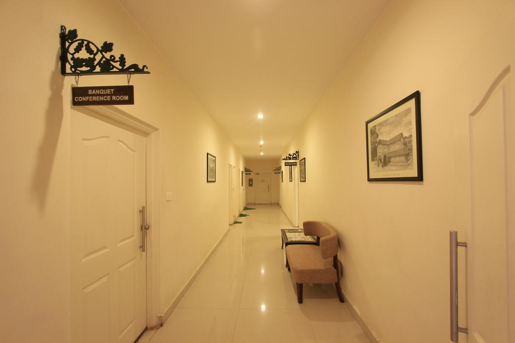 Orchid Square Hotel Coonoor Buitenkant foto