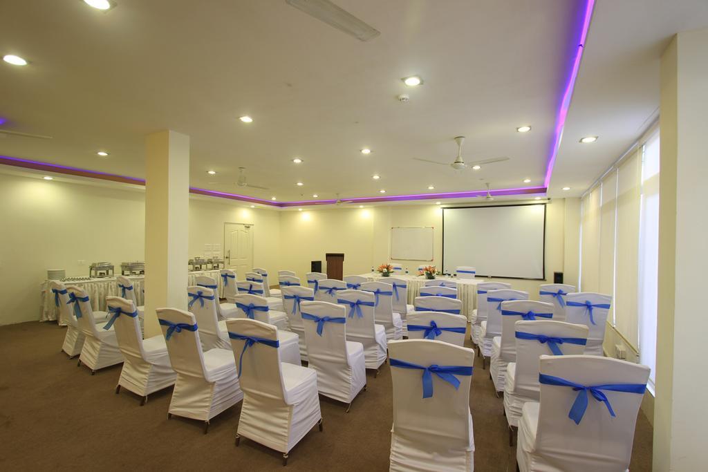 Orchid Square Hotel Coonoor Buitenkant foto
